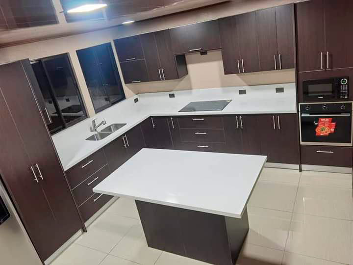 Cocina en blanco y negro